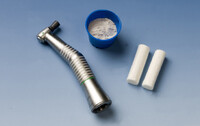 Tannlegeredskaper som brukes til tannsteinsfjerning, puss og polèring